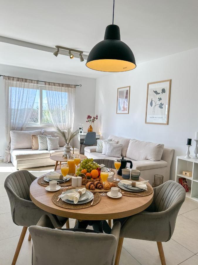 Two Bedroom Boho Chic At Apartment